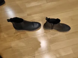 Botines de piel negros