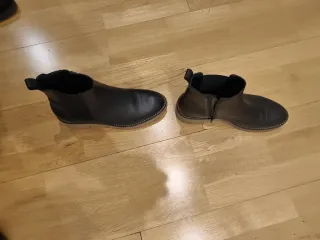 Botines de piel negros