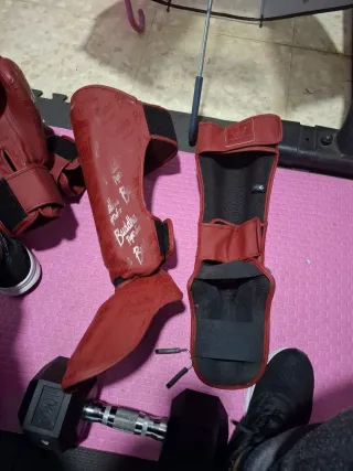 Guantes Boxeo 14 oz y Espinillera Talla L