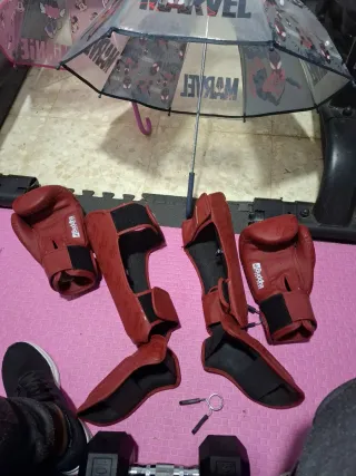 Guantes Boxeo 14 oz y Espinillera Talla L