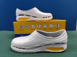 Zuecos sanitarios profesionales UNISEX talla 37