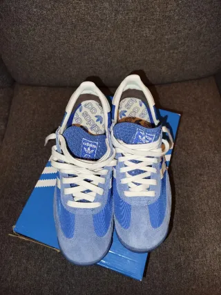 Zapatillas Adidas Azul y Gris