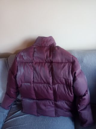 Piumino borgogna con riflessi argentati unisex