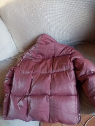 Piumino borgogna con riflessi argentati unisex