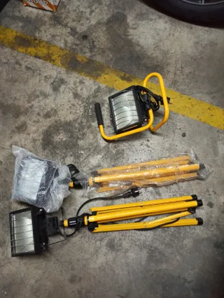 Foco Halógeno 400W Trípode Ajustable