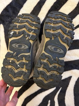 Botas senderismo Salomon grises y negras