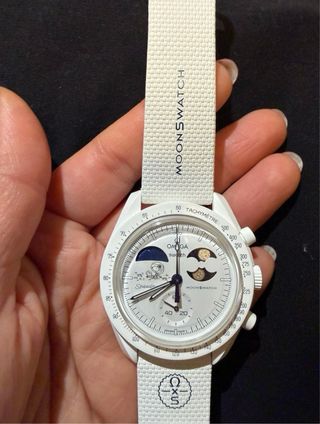 Omega x Swatch MoonSwatch Mission to Earthphase