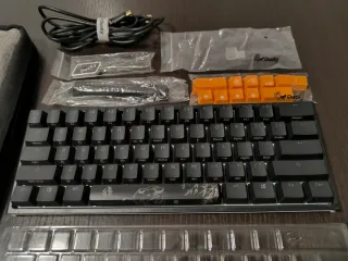 Teclado Ducky One 2 Mini Custom + Extras