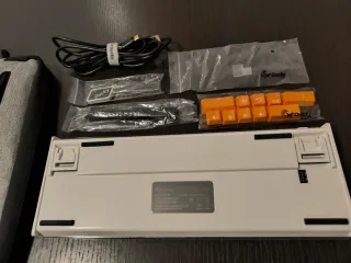 Teclado Ducky One 2 Mini Custom + Extras