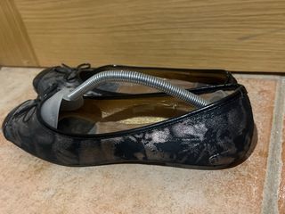 Bailarinas elegantes negro y dorado