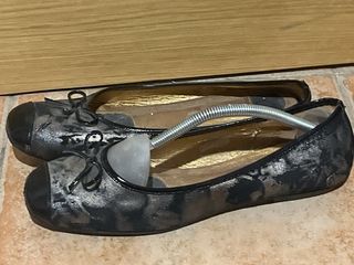 Bailarinas elegantes negro y dorado