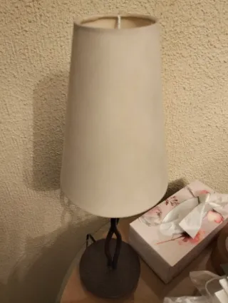 Lámpara de mesilla tela y metal