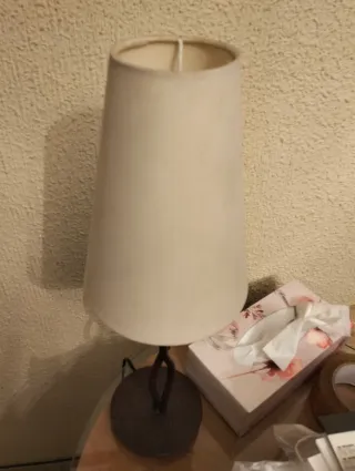 Lámpara de mesilla tela y metal