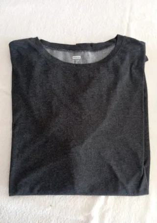 LOTE DE 4 CAMISETAS DE CABALLERO DE MANGA CORTA.