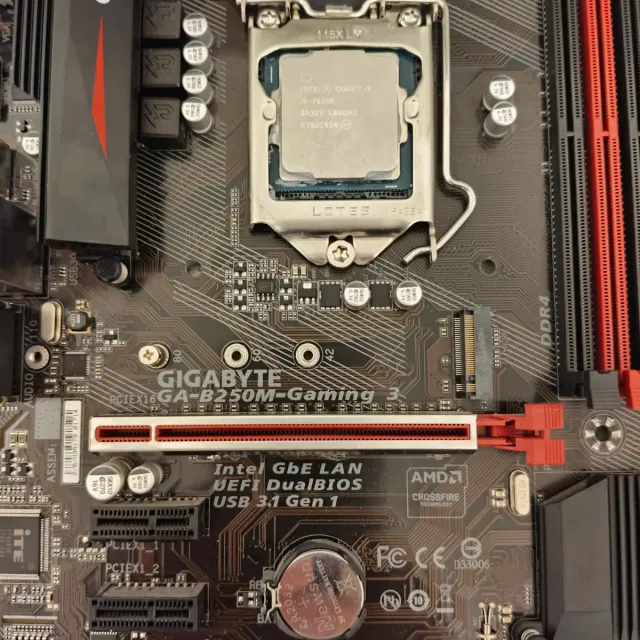 Placa Base Gigabyte + Intel I5 7600K