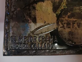 Chapa antigua SERVUS crema calzado