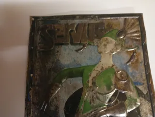 Chapa antigua SERVUS crema calzado