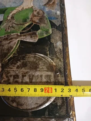 Chapa antigua SERVUS crema calzado