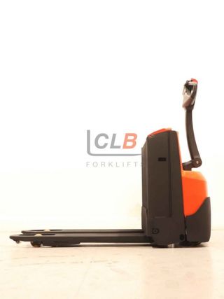 Ref. M-5152 Transpaleta Eléctrica BT LWE 140 Levio