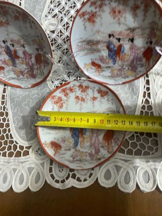 Taza y 3 platos porcelana antigua Japón