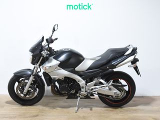 SUZUKI GSR 600