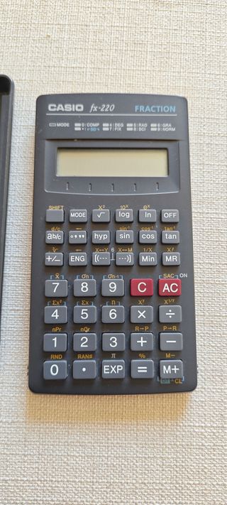 Calcolatrice Casio fx-220 FRACTION