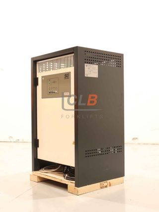 Ref. A678 Cargador PBM 24v 120Ah Trifásico