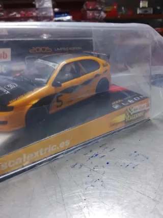 Scalextric Seat León Club 2005 con luces escala132