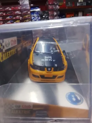 Scalextric Seat León Club 2005 con luces escala132