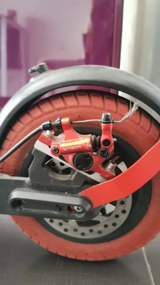 Patinete eléctrico negro