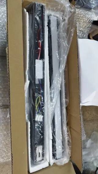 Lámpara LED Negra y Blanca