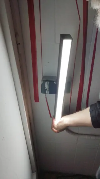 Lámpara LED Negra y Blanca