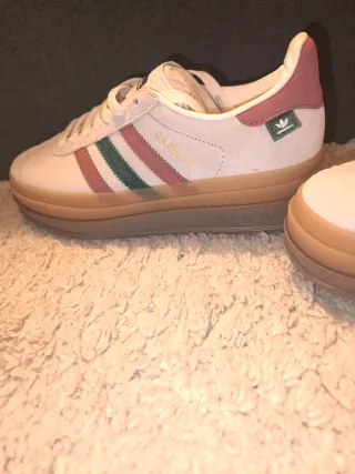 Zapatillas Adidas Blancas y Rosas