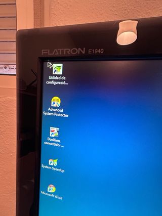 Torre PC LG + Pantalla + Teclado + Ratón