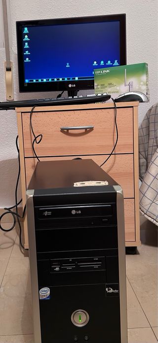 Torre PC LG + Pantalla + Teclado + Ratón