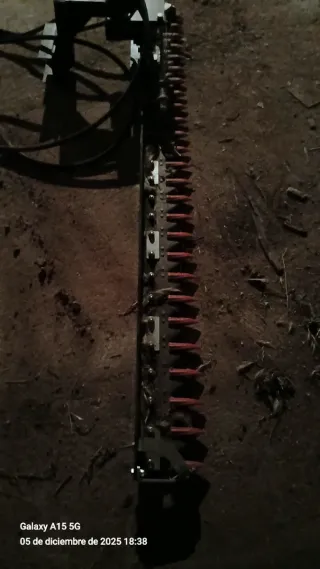 Segadora. Peine segador para pala tractor. 2,2 m.