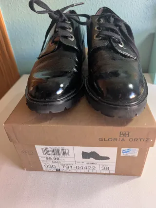 Zapatos charol Gloria Ortiz Talla 38