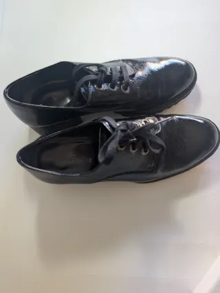 Zapatos charol Gloria Ortiz Talla 38