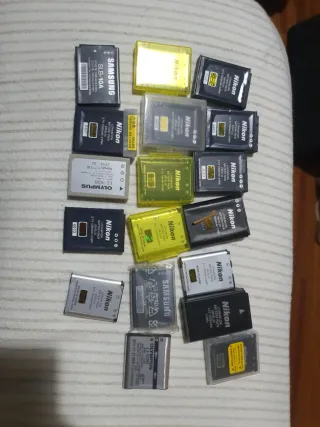 Set di batterie per fotocamere Nikon, Olympus, Samsung