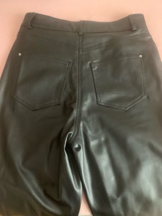 Pantalón Zara efecto piel T/XS