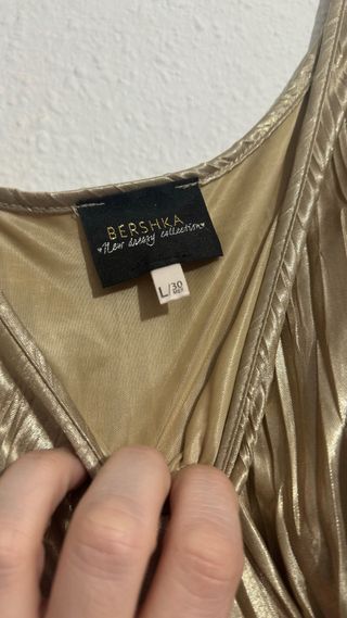 Vestido dorado plisado Bershka Talla L