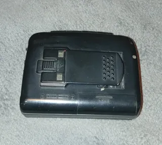 Reproductor Aiwa Cassette y Radio TA161