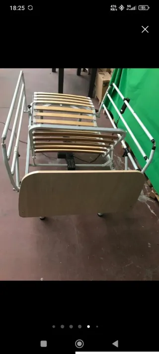 Cama articulada metálica y de madera