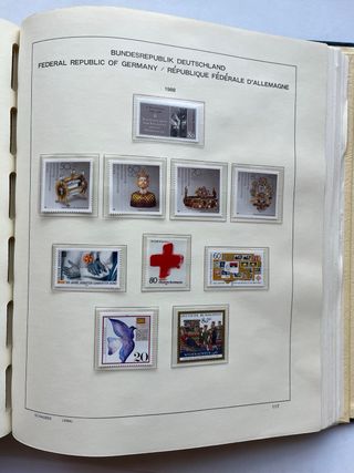 Álbum Sellos Alemania BRD 1961/1990 Usados 188 PAG