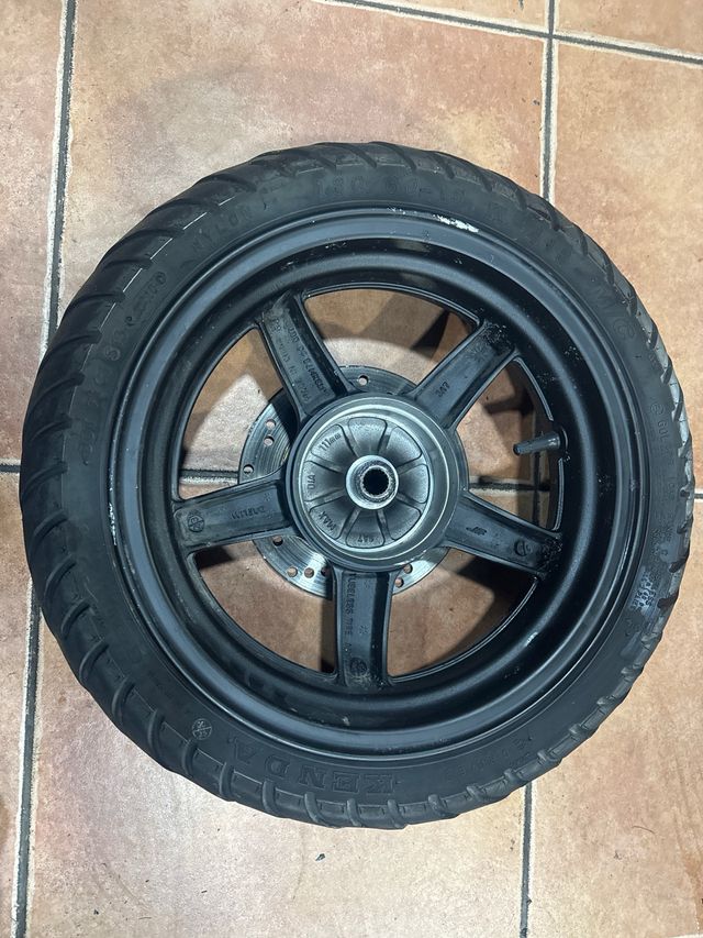 Rueda trasera Daelim S2 125 2016