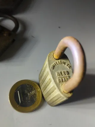 Lote 6 candados antiguos sin llave