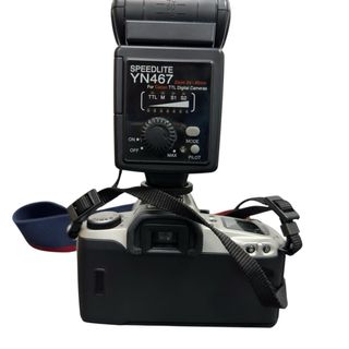 Cámara Canon EOS 500D con Flash Yongnuo