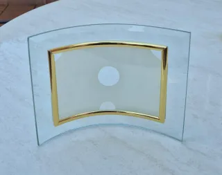 Marco de fotos de vidrio curvo biselado.