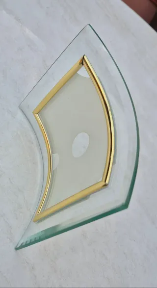 Marco de fotos de vidrio curvo biselado.