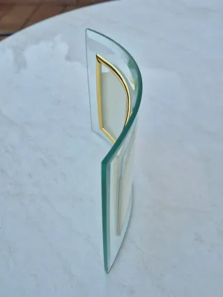 Marco de fotos de vidrio curvo biselado.